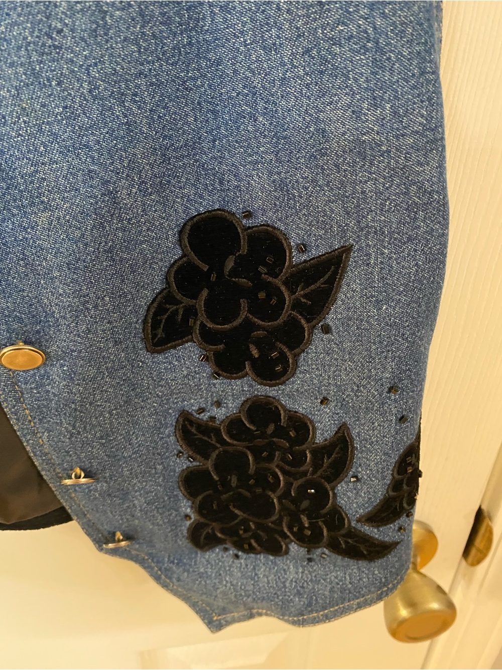 Vintage Lizwear Denim & Black Velvet Floral Beaded Vest Petite - Picture 5 of 7